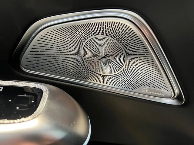 Mercedes-Benz E 200 4MATIC AVANTGARDE Sedan