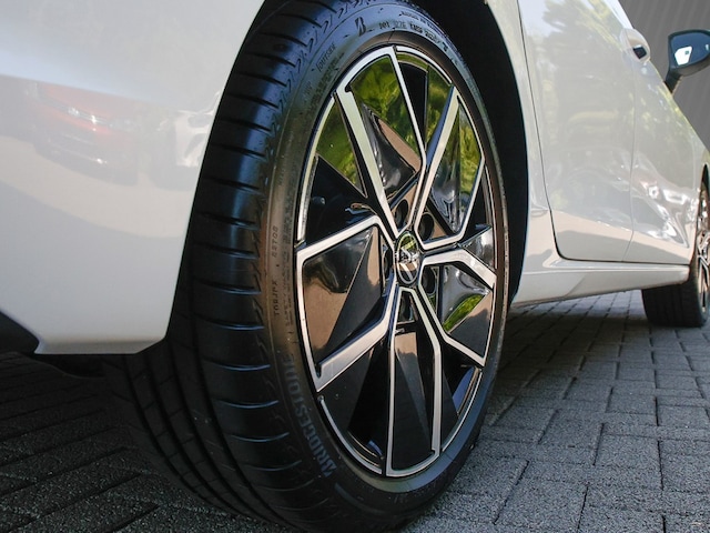 Volkswagen Golf 1.5 eTSI DSG Style