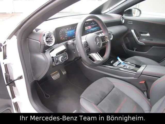 Mercedes-Benz CLA 200 AMG Line