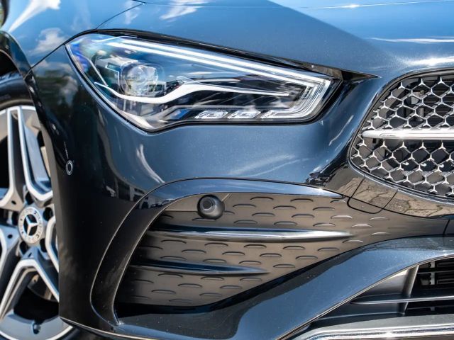Mercedes-Benz CLA 200 AMG Line Coupé