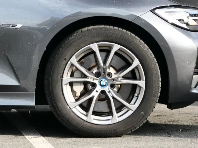 BMW 330 330e Touring