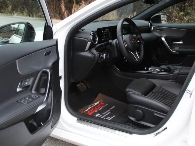 Mercedes-Benz A 180 A 180 d Hatchback