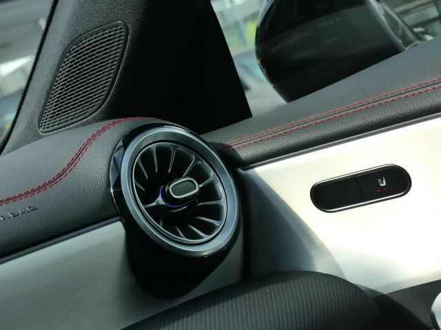 Mercedes-Benz CLA 200 AMG Line Coupé