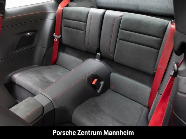 Porsche 992 Carrera Coupé GTS