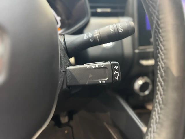 Renault Clio E-Tech Hybrid Intens