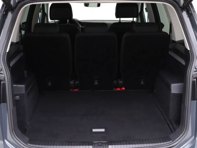 Volkswagen Touran 1.5 TSI DSG R-Line