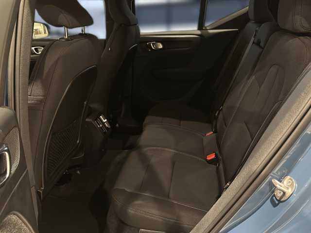 Volvo XC40 XC40 Navi LED Klima Standhzg Einparkhilfe el. Fenster