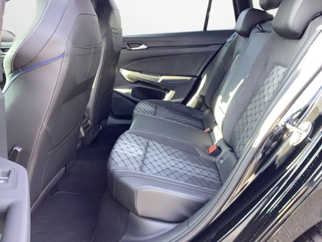 Volkswagen Golf 1.5 eTSI DSG R-Line Variant