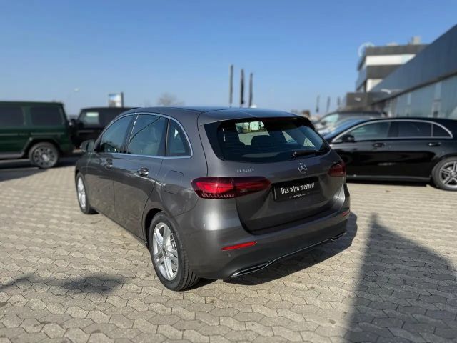 Mercedes-Benz B 180 Progressive Sedan