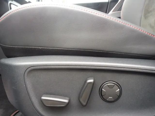 Ford Kuga Plug in Hybrid ST Line X