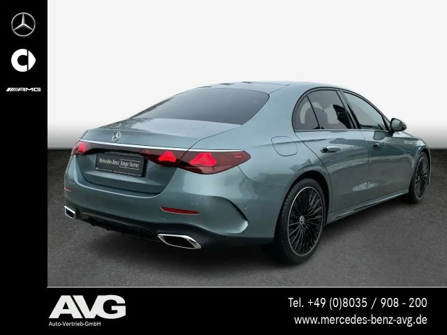 Mercedes-Benz E 200 AMG Line Sedan