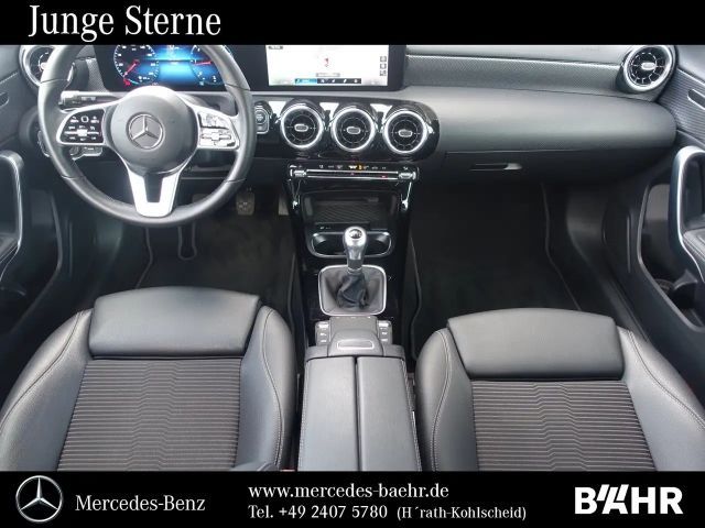 Mercedes-Benz A 180 A 180 d Progressive