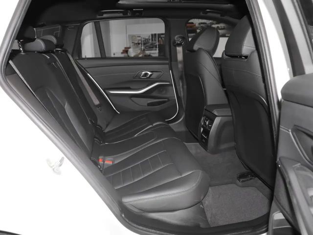 BMW 330 330e M-Sport Touring