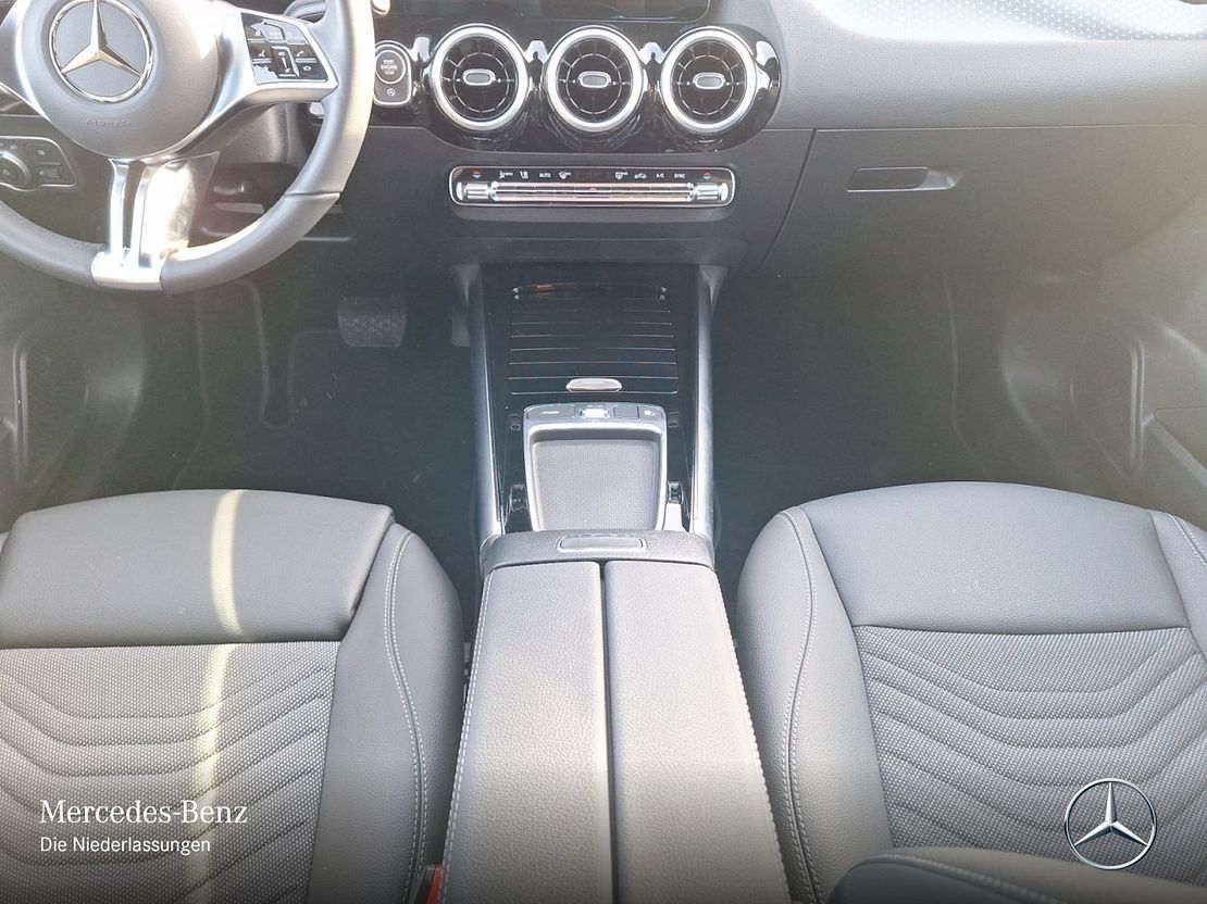 Mercedes-Benz B 180 Sedan