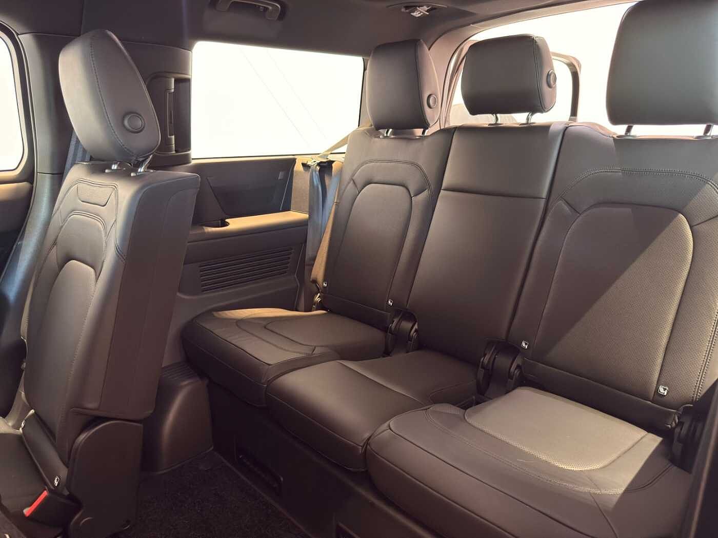 Land Rover Defender Dynamic SE