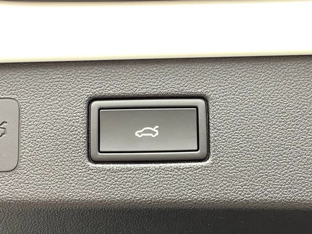 Volkswagen T-Roc 1.5 eTSI DSG R-Line