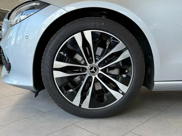 Mercedes-Benz C 180 AVANTGARDE Sedan