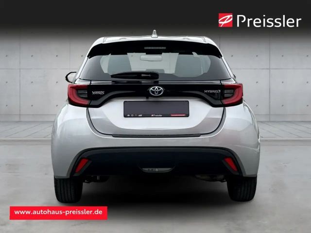 Toyota Yaris Hatchback Hybride Team D