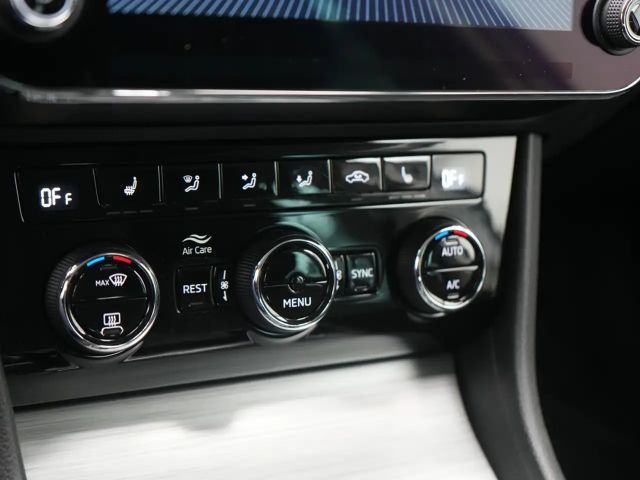 Skoda Superb DSG ACC CARPLAY VIRT NAVI LED PDC