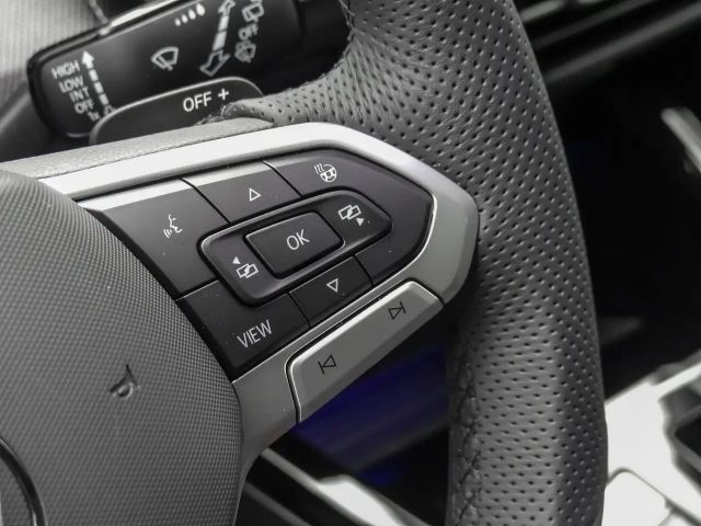 Volkswagen Golf R-Line Variant