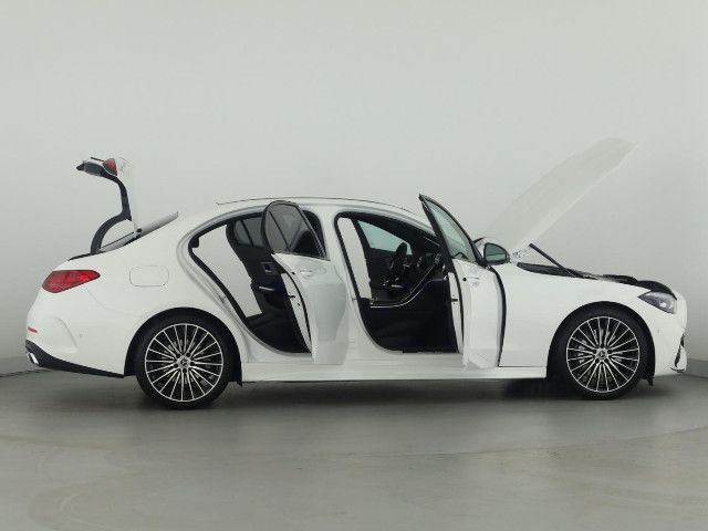 Mercedes-Benz C 200 AMG Line Sedan