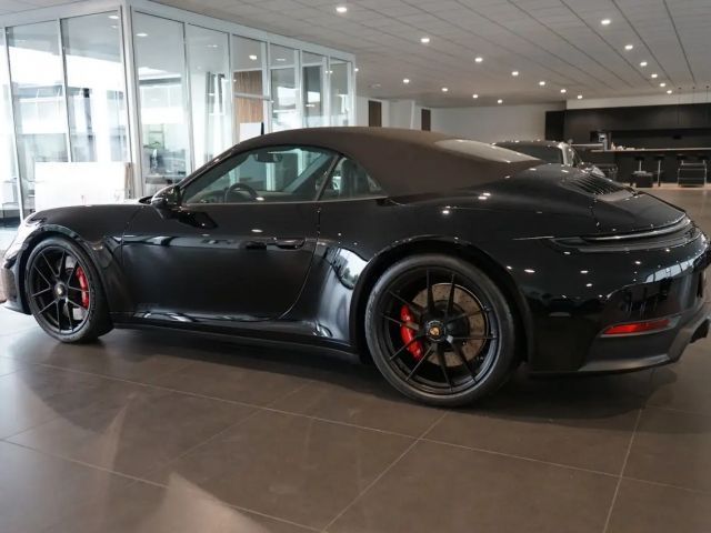 Porsche 992 Cabrio Carrera GTS