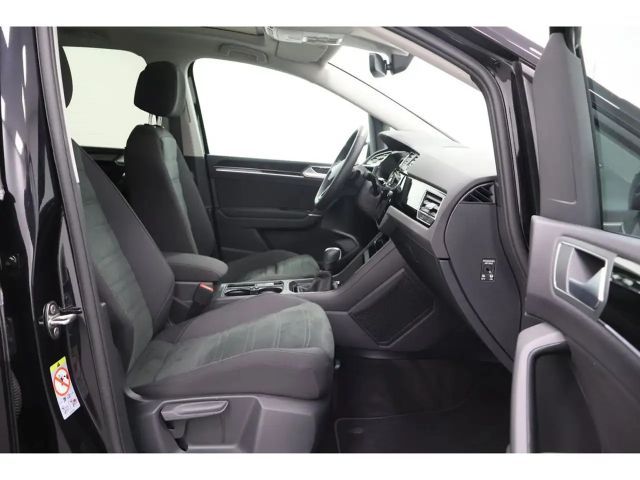 Volkswagen Touran 1.5 TSI DSG R-Line