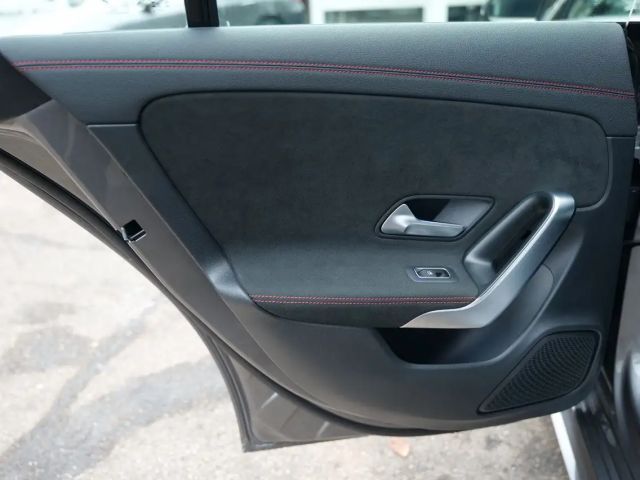 Mercedes-Benz CLA 200 AMG Line CLA 200 d Coupé