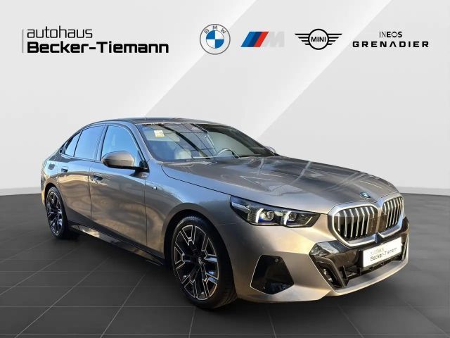 BMW 520 520d M-Sport Sedan