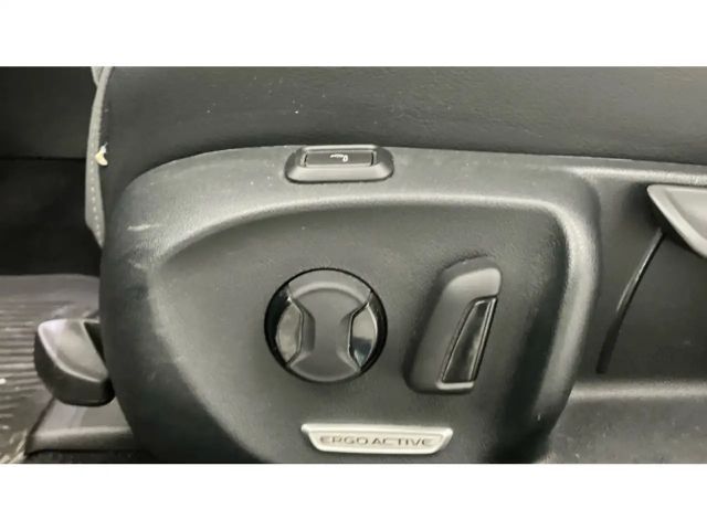 Volkswagen Passat 1.5 eTSI Business Variant