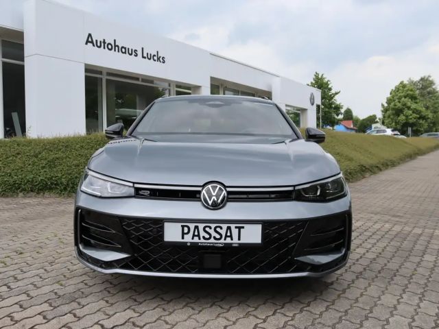 Volkswagen Passat R-Line Style Variant