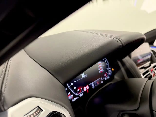 BMW M8 Cabrio Competition