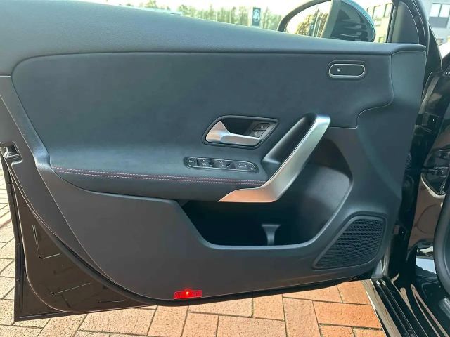 Mercedes-Benz A 220 A 220 d AMG Line