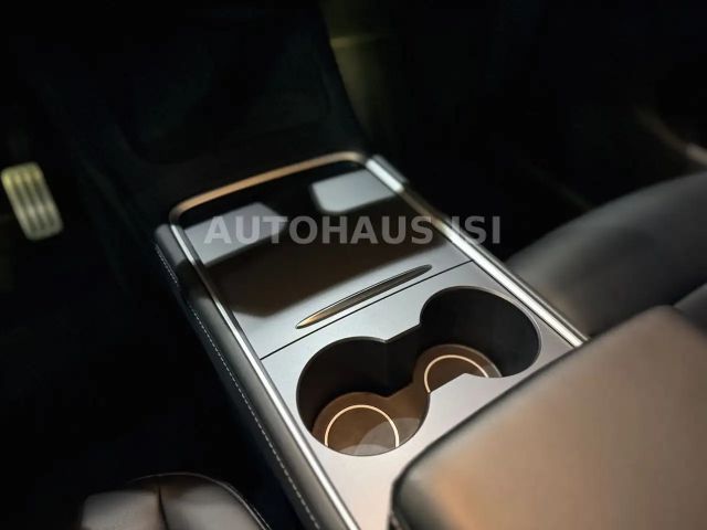 Tesla Model Y AWD Dual Motor Performance