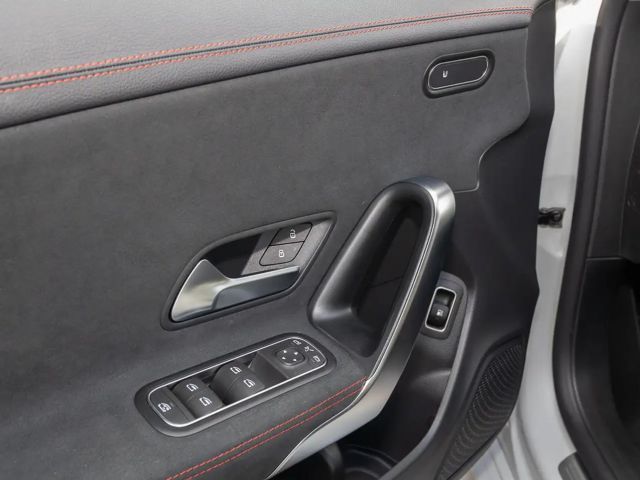 Mercedes-Benz CLA 250 CLA 250 e Sedan