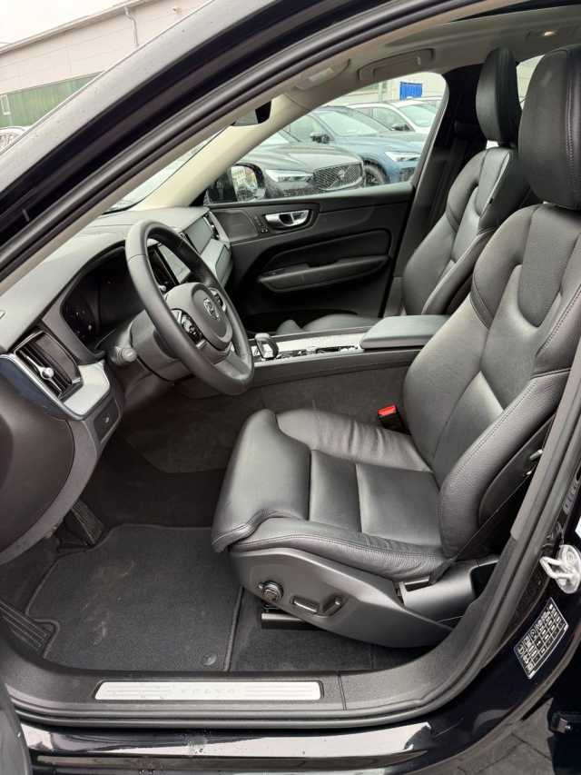 Volvo XC60 Dark Plus