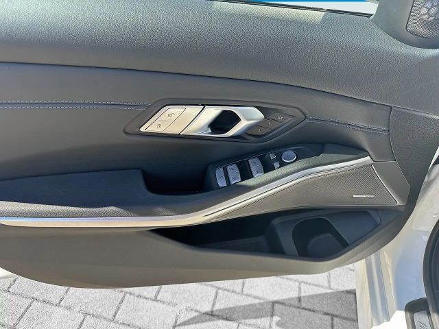 BMW 330 330i M-Sport Sedan xDrive