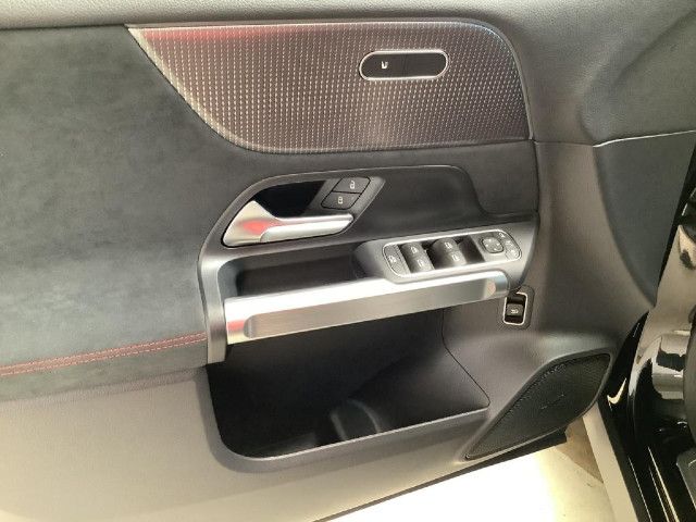 Mercedes-Benz EQB 300 4MATIC