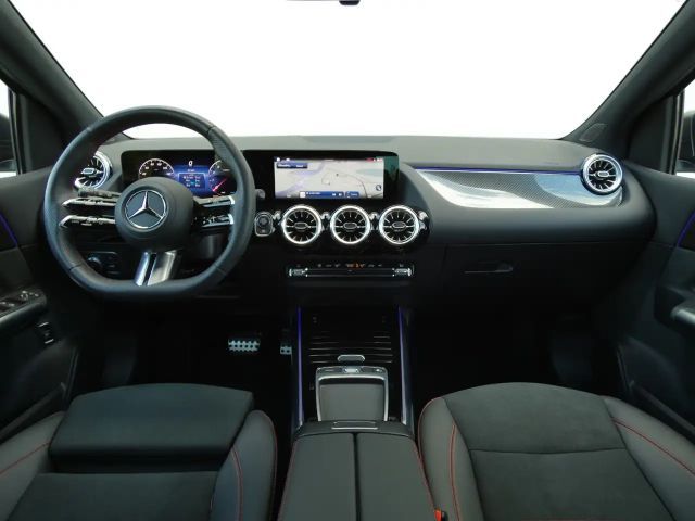 Mercedes-Benz B 180 AMG Line Sedan