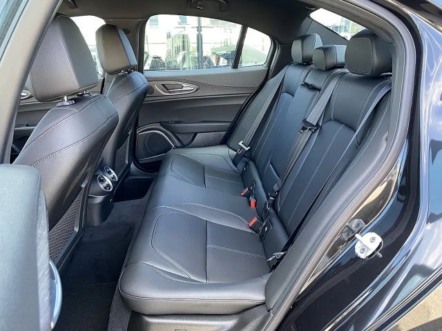 Alfa Romeo Giulia AT8 AWD Q4 TI