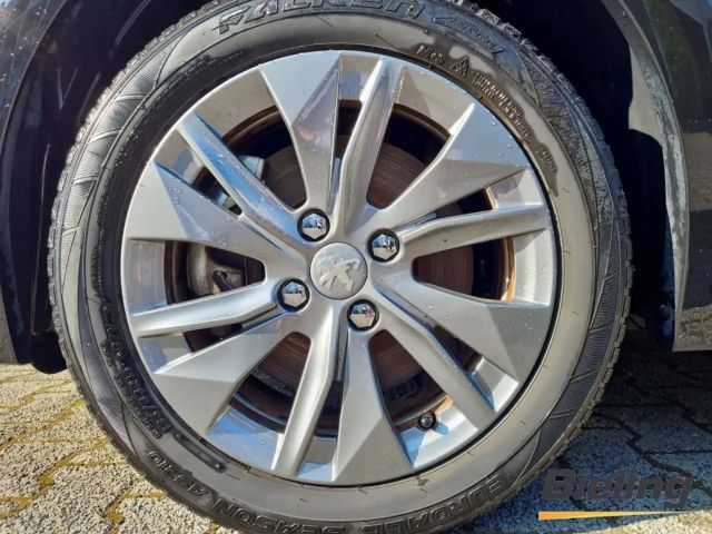 Peugeot 208 Navi Rückfahrkamera Einparkhile 1.Hand