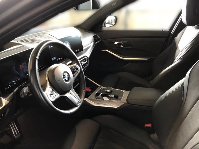BMW 330 330i M-Sport xDrive