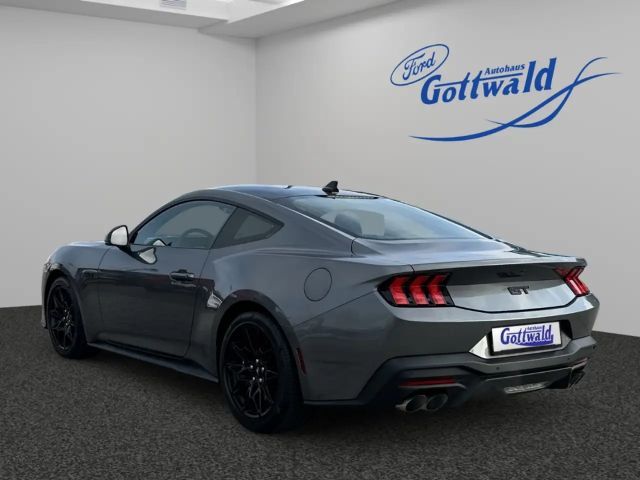 Ford Mustang Fastback GT 5.0 V8