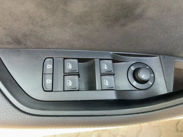 Skoda Superb 2.0 TDI Combi Sportline