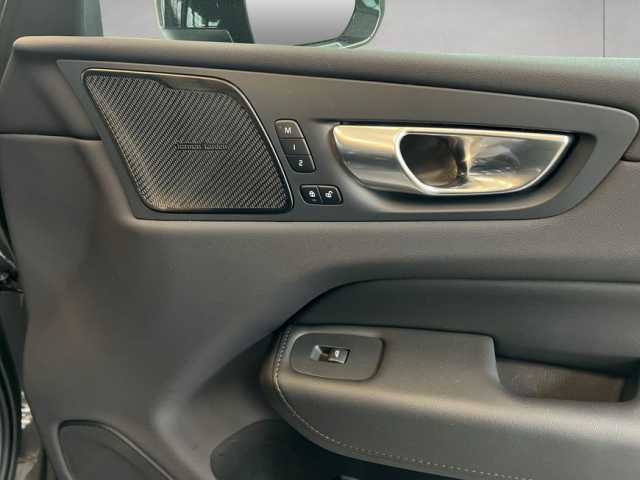 Volvo XC60 Dark Plus