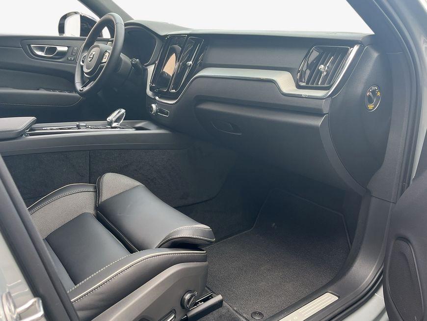 Volvo XC60 AWD Dark Plus T6