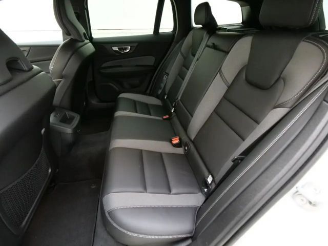 Volvo V60 AWD Dark Hybrid Plus T6