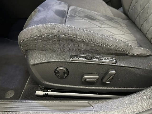 Volkswagen Golf DSG Life Variant