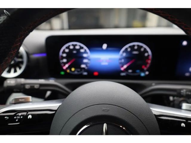 Mercedes-Benz A 250 4MATIC AMG Line