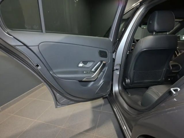 Mercedes-Benz A 200 A 200 d Progressive